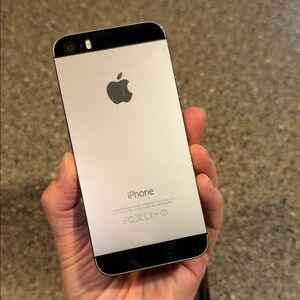 Apple iphone 5s with case